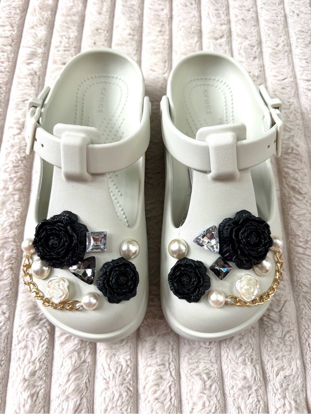 CROCS Mary Jane W/ Jibbits